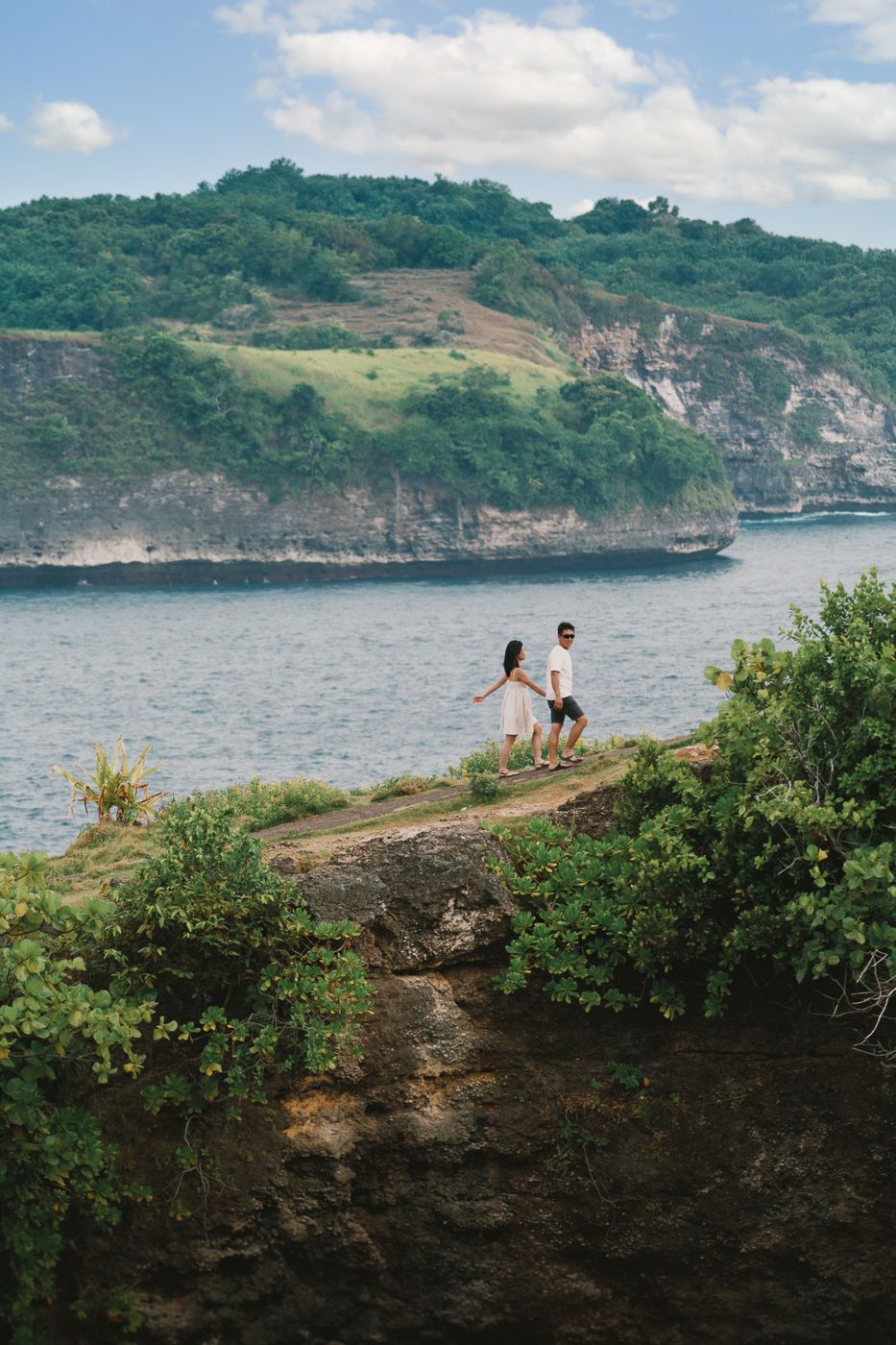 Nusa Penida couple journey of Sze across Atuh, Diamond Beach, and Broken Beach